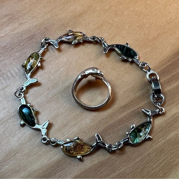 Vintage Dolphin Ring & Mother of Pearl Dolphin Link Bracelet Set - Picture 2 of 12